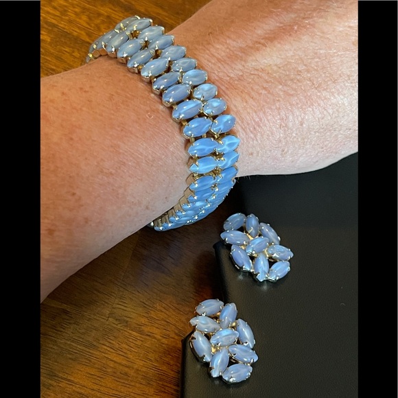 Blue Glass Opaline Demi Parure Bracelet & Earrings 😍 SET … oh, the COLOR 🤩 - Picture 17 of 17
